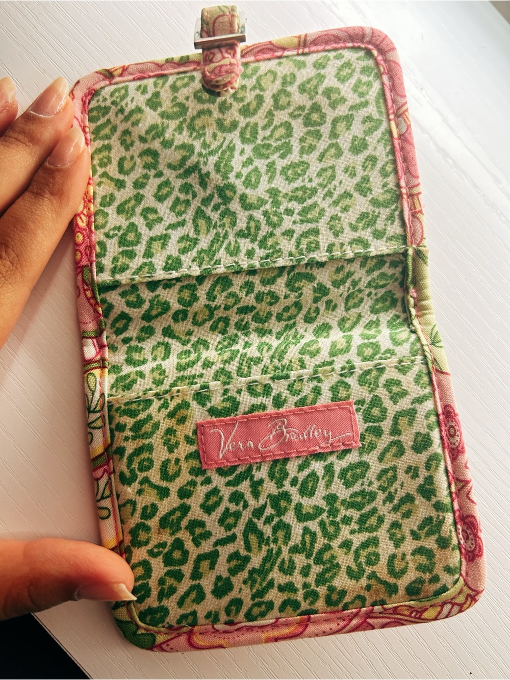 🌟Rare🌟🩷VERA BRADLEY WALLET💚 in petal pink - Picture 2 of 4